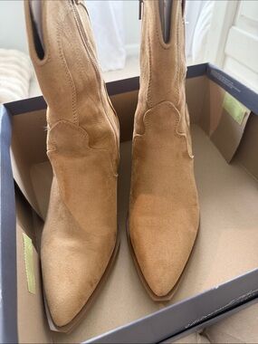 Jacey Ankle Boots - Tan Women's Memory Foam Boot